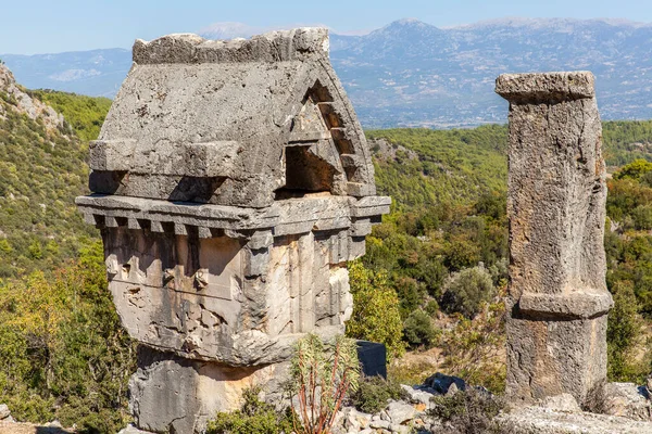 古代都市ピナラのネクロポリスの石棺 フェティヤ トルコ — ストック写真