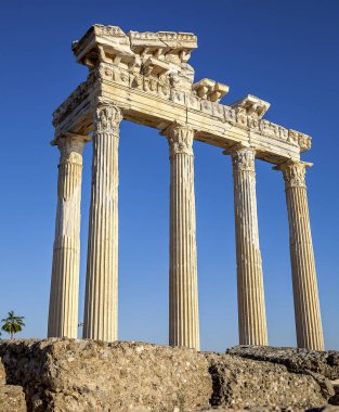 Apollo Tapınağı antik kalıntıları, Antalya, Türkiye.