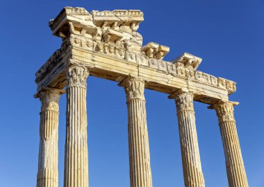 Apollo Tapınağı antik kalıntıları, Antalya, Türkiye.