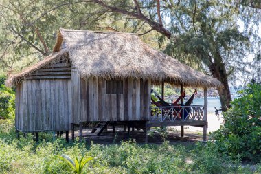 Patika ve bungalov, Tembel plaj, koh rong samloem adası, Sihanoukville, Kamboçya.