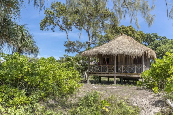 Patika ve bungalov, Tembel plaj, koh rong samloem adası, Sihanoukville, Kamboçya.