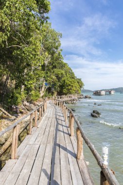 Old Pier, Saracen Körfezi Sahili, Koh rong Samloem Adası, Sihanoukville, Kamboçya.
