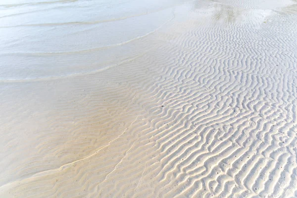 白い砂の上に形成されたカニの巣 Koh Rong Samloem カンボジア — ストック写真