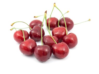 beyaz arkaplan üzerinde kiraz.