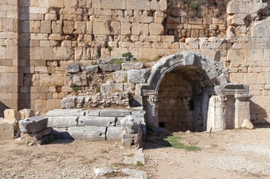 Antik Yunan tiyatrosunun kalıntıları, Perge, Antalya, Türkiye.