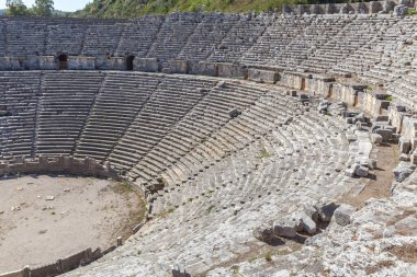 Antik Yunan tiyatrosunun kalıntıları, Perge, Antalya, Türkiye.