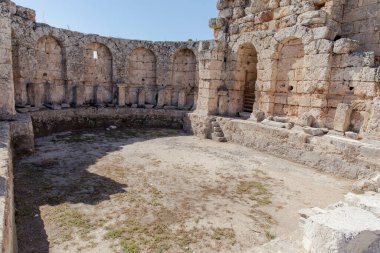 Türkiye 'nin antik Perge kentine bakış Antalya.