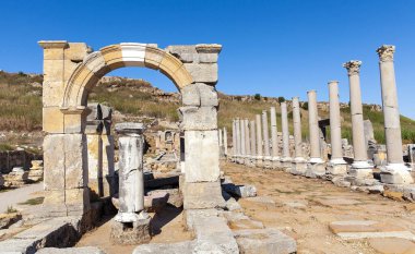Türkiye 'nin antik Perge kentine bakış Antalya.