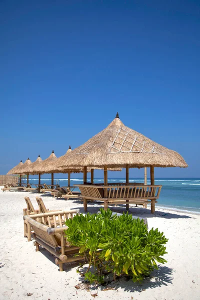 Gili Trawangan adasının güzel okyanus kıyıları, Bali, Endonezya.
