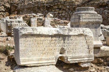 Eski şehrin kalıntıları olan ephesus hindi..