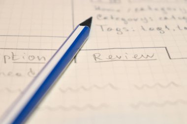 Online alışveriş tek sayfa prototipleme kroki kalem mavi ile. Web