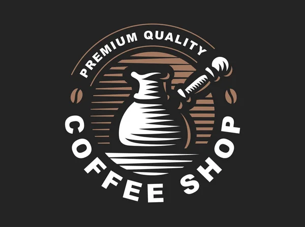 Cezve logo - vectorillustratie. Cofee embleem op zwarte achtergrond — Stockvector