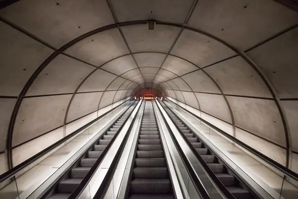 La salida del metro —  Fotos de Stock