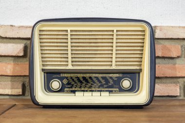 Geçen yüzyılın radyosu, onlar hala özgün kalıntılar. 