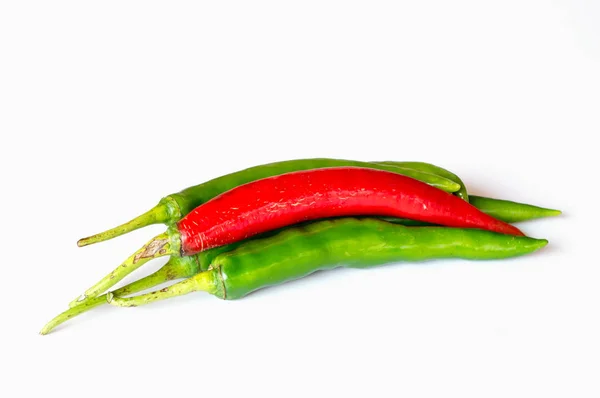Forró chili paprika izolált fehér alapon — Stock Fotó