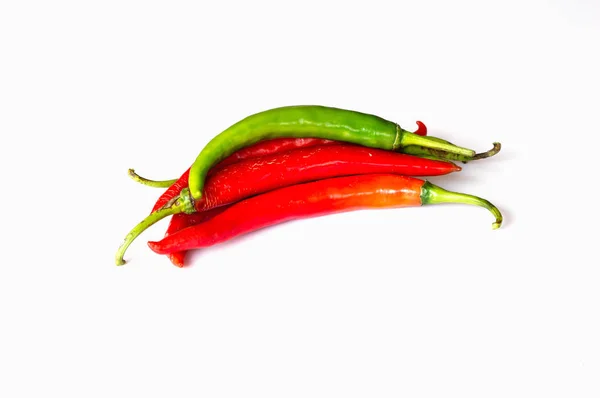 Chiles picantes aislados sobre fondo blanco2 —  Fotos de Stock