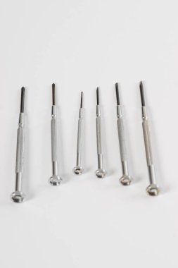 Ahşap arka plan - tornavida, Kaliper farklı inşaat araçları.