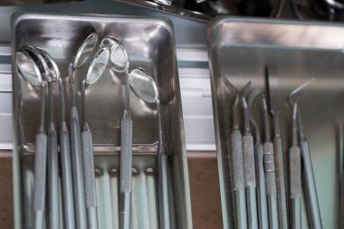 Dişçi aleti diş Kliniği. İşlem, diş değiştirme.