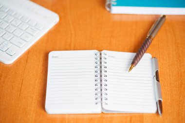 Ofis resepsiyon masası ile bilgisayar, sağlar. Metin için yer kopyalayın