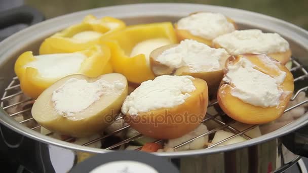 Apples and peaches with cottage cheese — Stock Video