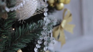 oyuncaklar Noel ağacı üzerinde