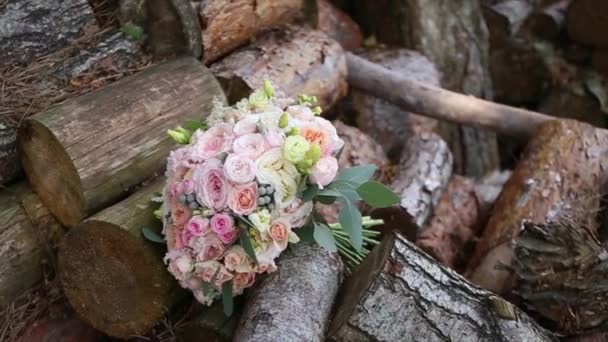 Ramo de boda con la naturaleza — Vídeo de stock