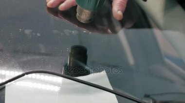 Araba cam onarım uzmanı düzeltmek otomatik cam.