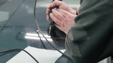 Araba cam onarım uzmanı düzeltmek otomatik cam.