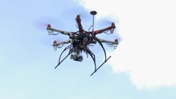 Drone che vola in aria — Video Stock