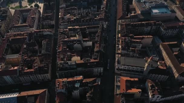 Drone vlucht over het centrum van Turijn in Italië — Stockvideo