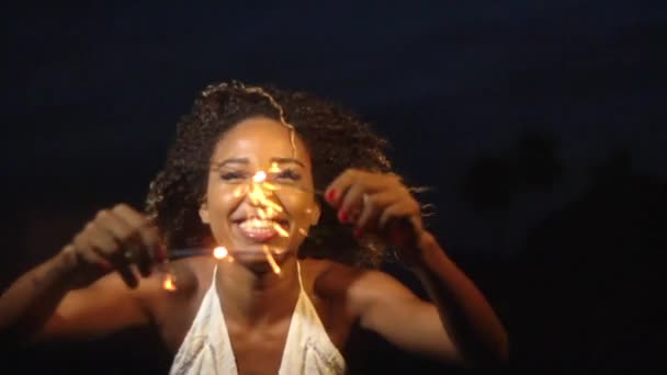 Woman dancing with sparklers — Stock Video