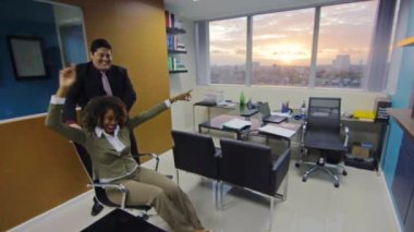 Kutlama hilkat garibesi iş ortakları