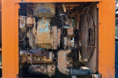 Eski metal araba motoru .