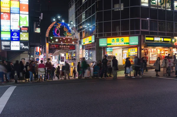 도쿄, 일본-11 월 20 일, 2016: 밤에 하라주쿠에서 다케시 타 거리, Japan.Takeshita 거리는 쇼핑 거리 하라주쿠 역 유명한 패션 — 스톡 사진