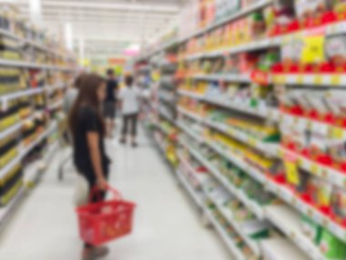 Arka plan bulanıklık. Süpermarket 
