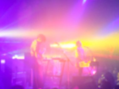 Soyut bulanık. küçük bir kulüp konser. 