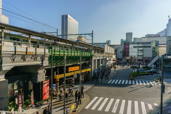 Tokyo, Japonya - 22 Kasım 2016: Akihabara Jr istasyonu Tokyo, Japonya. Akihabara Tokyo'nun büyük elektronik alışveriş Tokyo alanındadır . — Stok fotoğraf