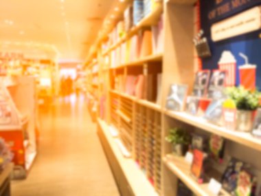 Bir kitapçı görüntü bulanık. güneş ışığı ile 