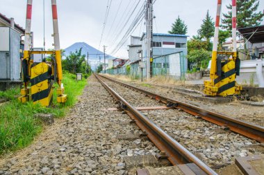 Dağ Fuji ve tren yolu