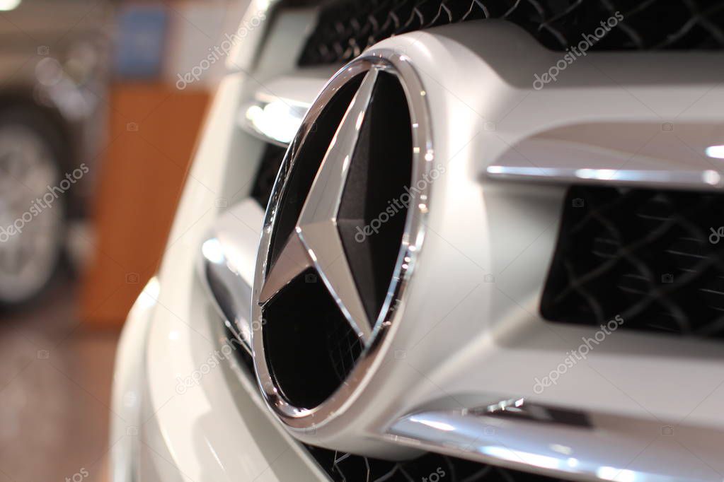 Mercedes logo on the new car