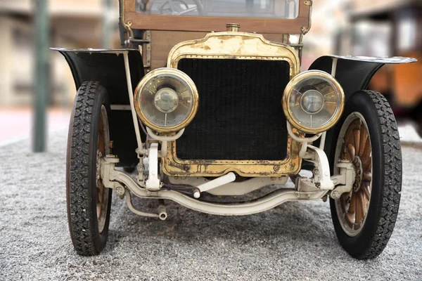 Front Old Vintage Car — Stock Photo, Image