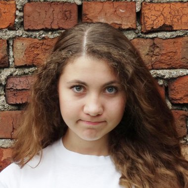 duygusal tatlı kız