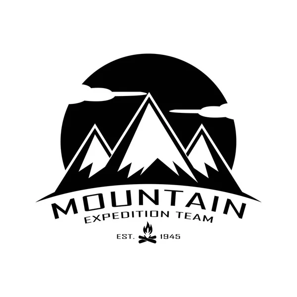Beyaz arka plan üzerinde dağ logo — Stok Vektör
