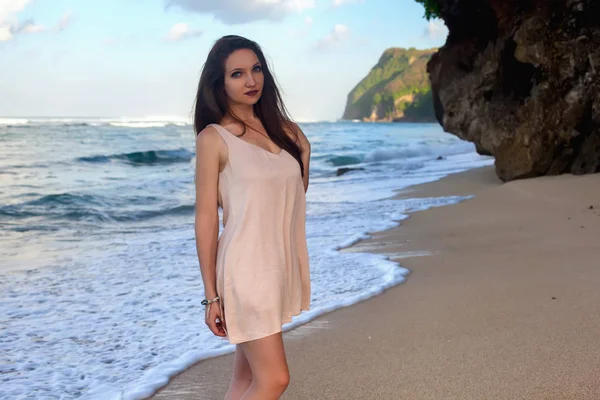 Portrait d'une fille sur la plage — Photo