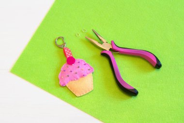 Bebek Anahtarlık - keçe tatlım. Zanaat kavramı