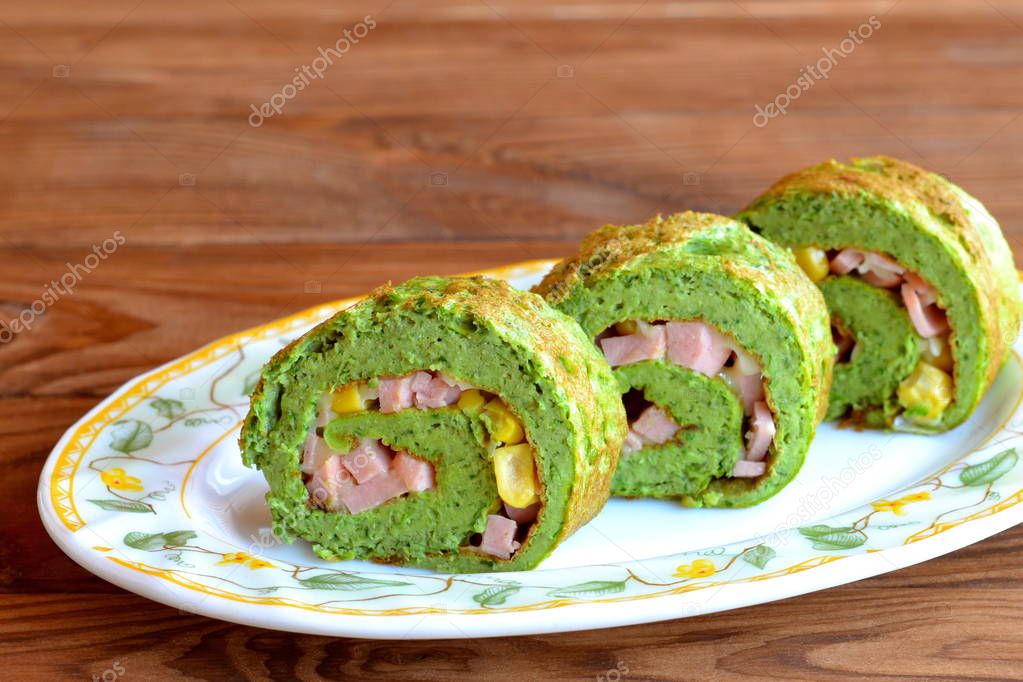 Tortilla elaborada con huevos, leche, harina, sal y espinacas. Tortilla