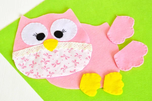 Sewing set for felt owl - how to make an owl handmade toy — Stock Photo, Image