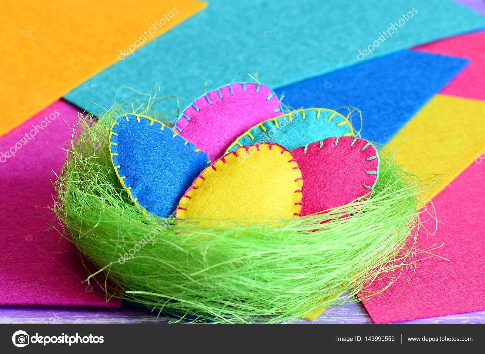 Easter Eggs In A Nest Crafts Homemade Felt Easter Eggs In A Green
