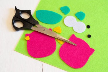 Sewing set for felt owl - how to make an owl toy. Step clipart