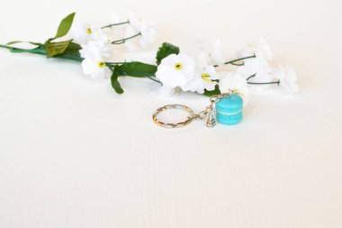 Acıbadem kurabiyesi dışarı polimer kil ve metal Eyfel Kulesi ile Anahtarlık